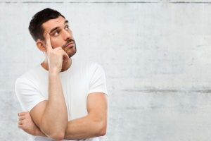 מתי כדאי לבצע ניתוק תושבות לפני המעבר לחו"ל או אחריו? יתרונות וחסרונות